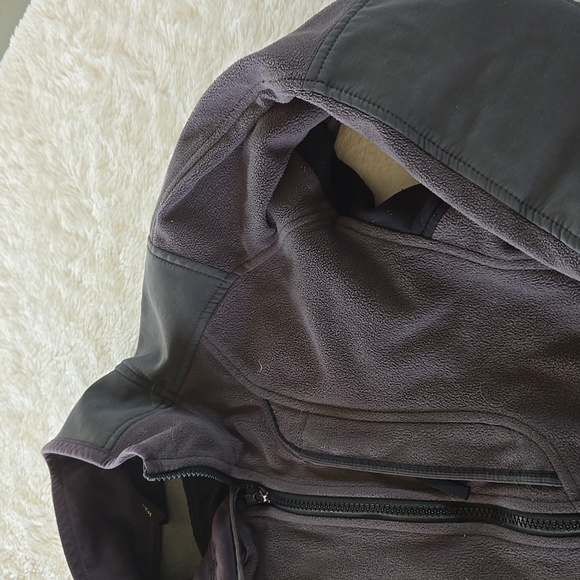 Gray and Black Fleece Mountain Hardware Jacket - Picture 4 of 14